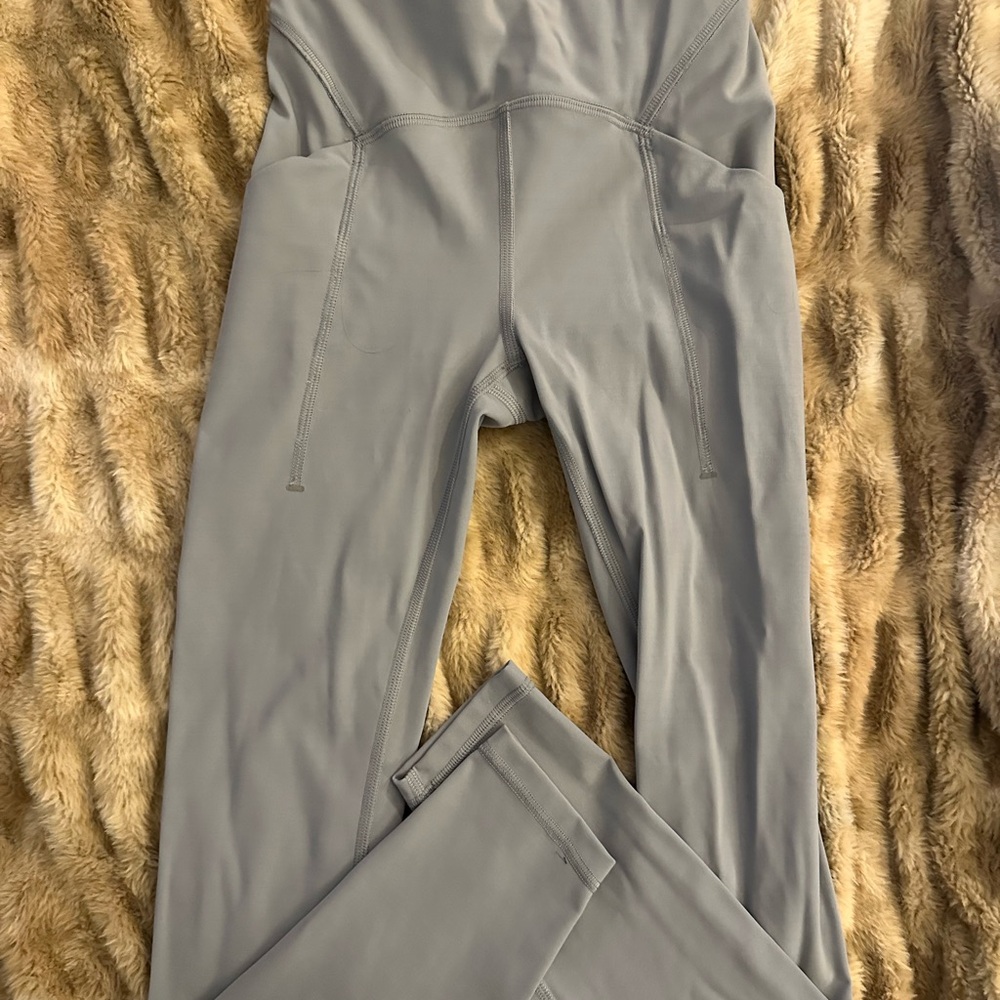 Lululemon Size 2 Light Gray/Blue Fast and Free High Rise Tight 25” leggings